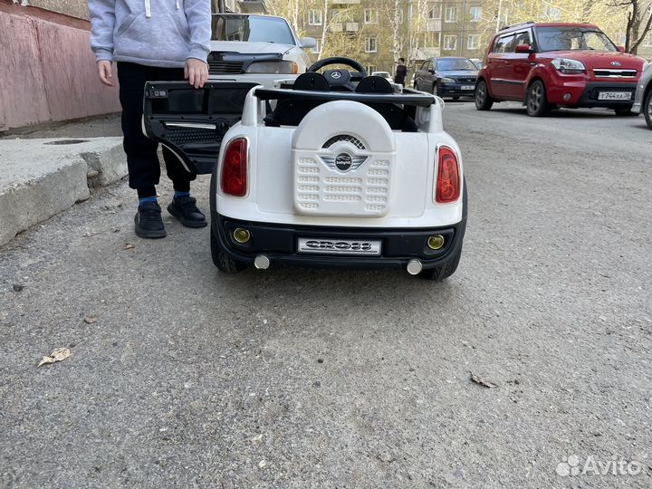 Детская электро машинка