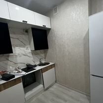 2-к. квартира, 57 м², 8/10 эт.