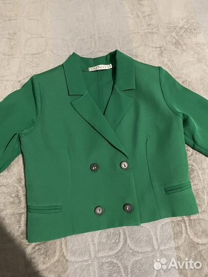 Укороченный пиджак