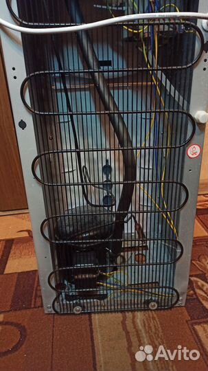 Кулер для воды напольный