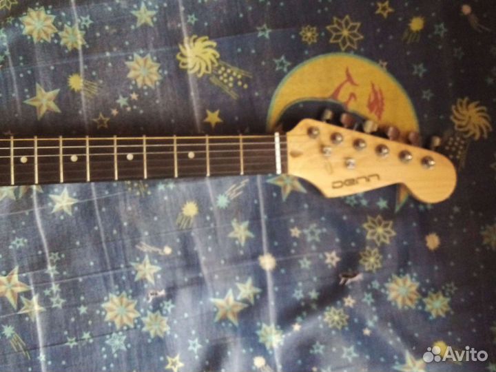 Электрогитара Denn Stratocaster