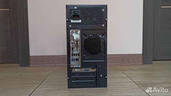 Компьютер (i3-4170, AMD radeon r7 350, 16gb ddr3)