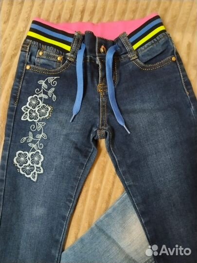 Джинсы две пары для девочки на рост 110