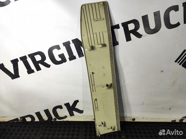 Накладка декоративная правая Volvo FH