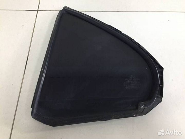 Стекло двери задней левой форточка Mitsubishi Lanc
