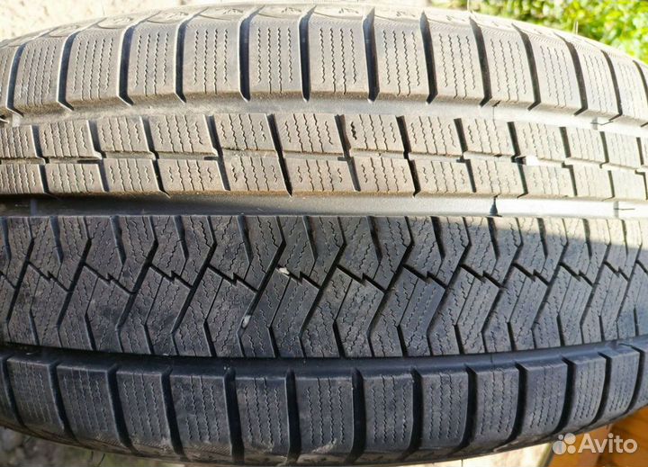 Triangle Snowlink TWT02 235/60 R18