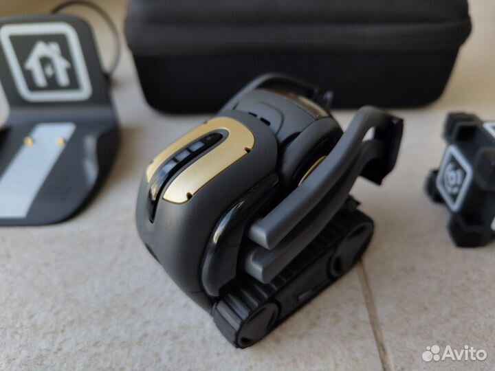 Робот anki vector