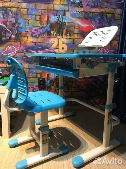 Стол и стулья