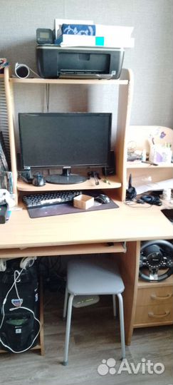 Компьютерный стол