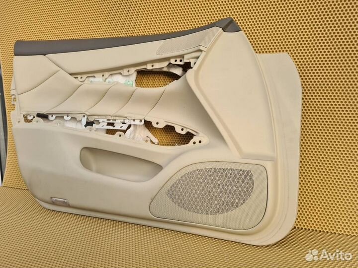 Обшивка двери передняя левая Infiniti M25 M37 Q70