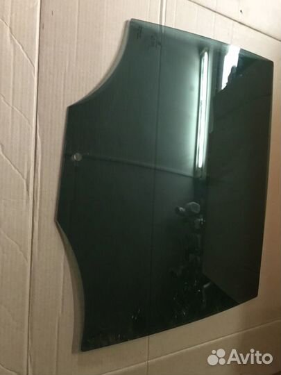 Стекло задней правой двери VW Golf VI
