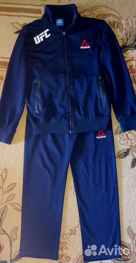 Красивые спортивные синий костюм Reebok