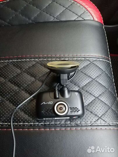 Видеорегистратор MIO mivue 688