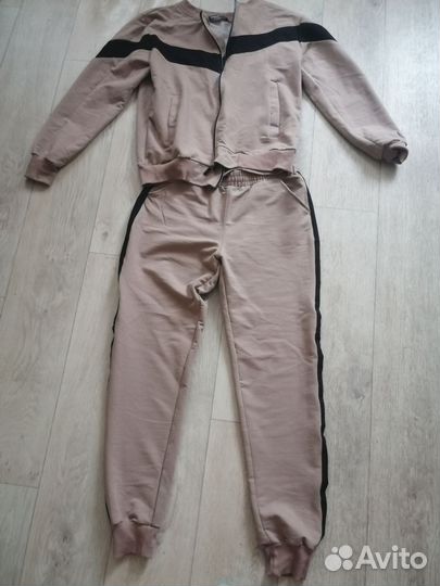 Спортивный костюм женский