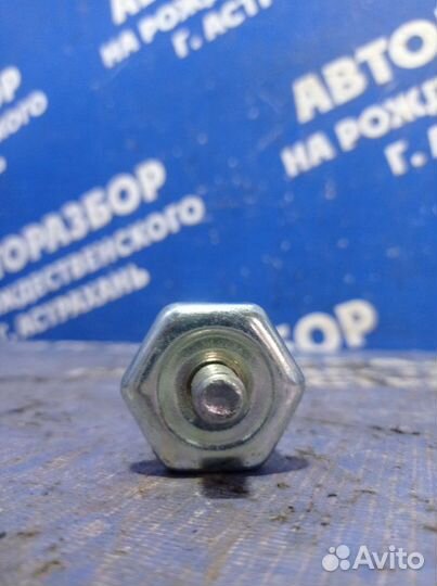 Замок капота Daewoo Nexia седан 2010