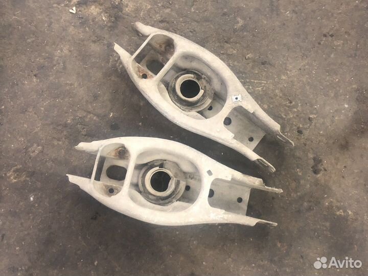 Задние рычаги нижние bmw е90