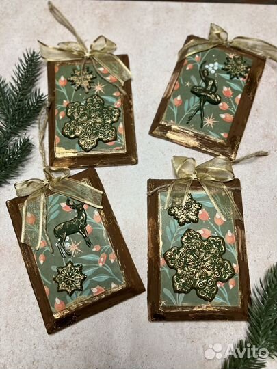 Новогодние игрушки на елку