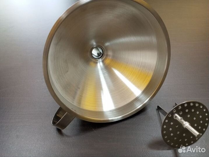 Воронка металлическая с сеткой