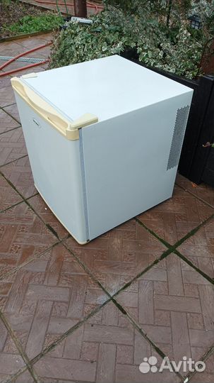 Холодильник барный Shivaki маленький