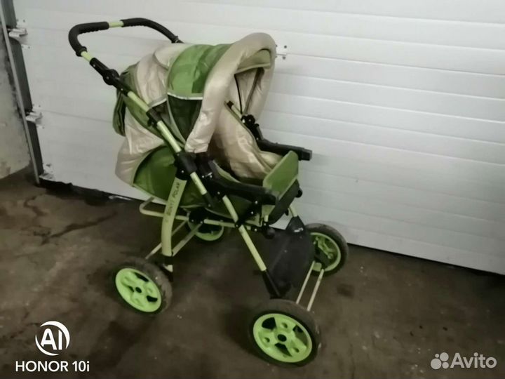 Прогулочная коляска