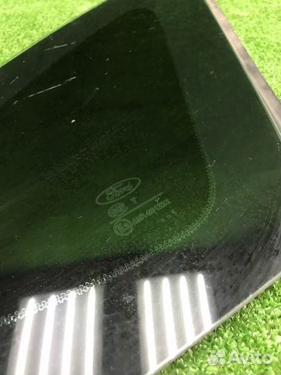 Стекло кузовное глухое заднее правое Ford Focus 2