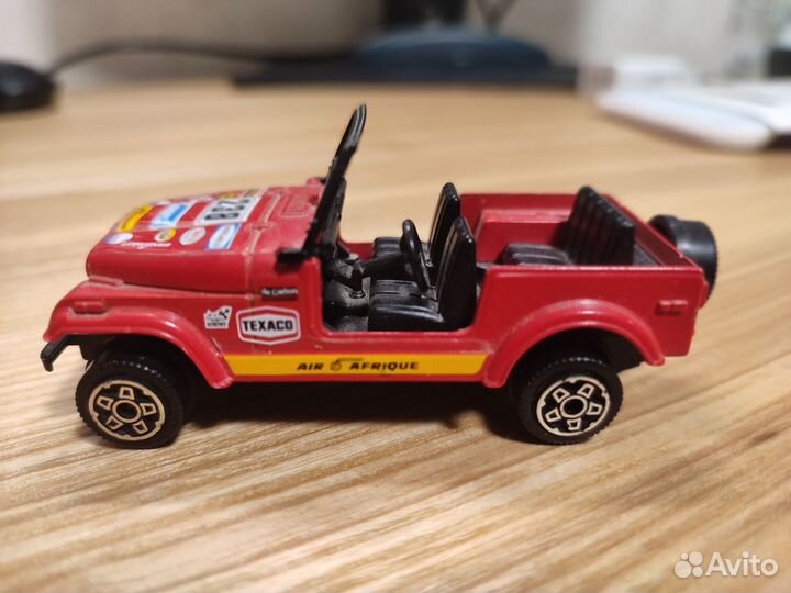 Модель Burago Jeep CJ7