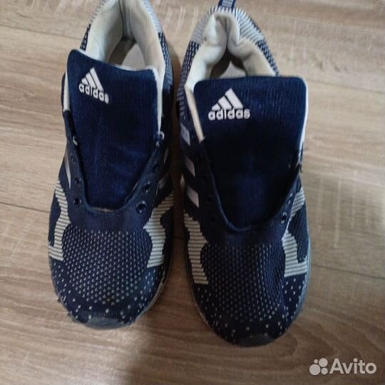 Кроссовки adidas