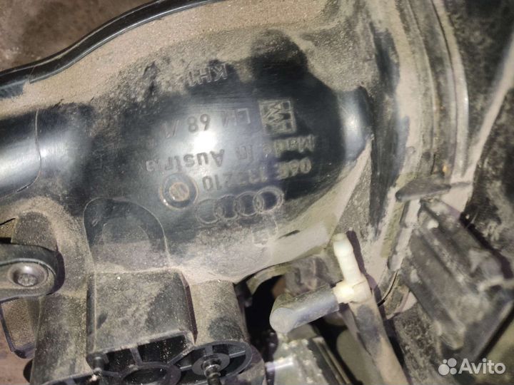 Впускной коллектор Audi 06e133210