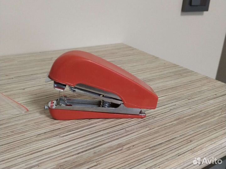 Швейная ручная машинка