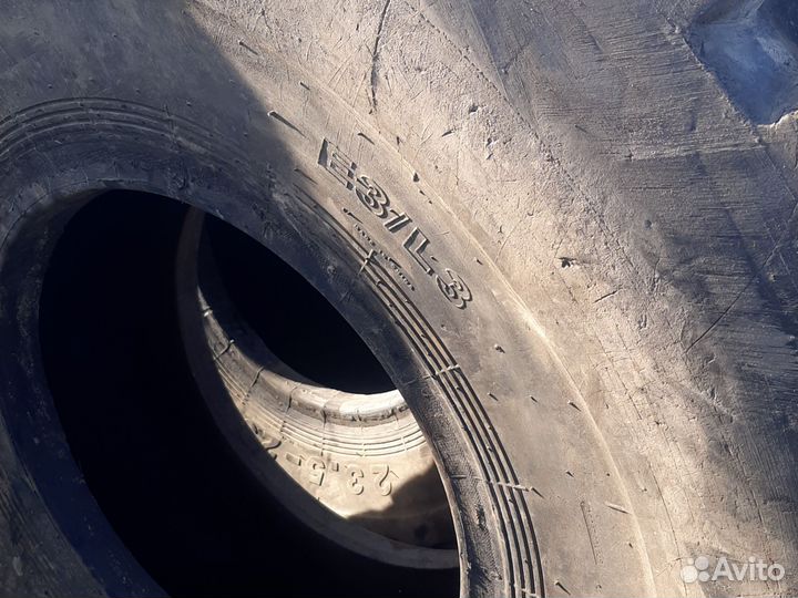 Шина на погрузчик 23.5-25