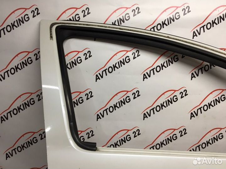 Дверь боковая передняя правая Toyota Wish ZNE10