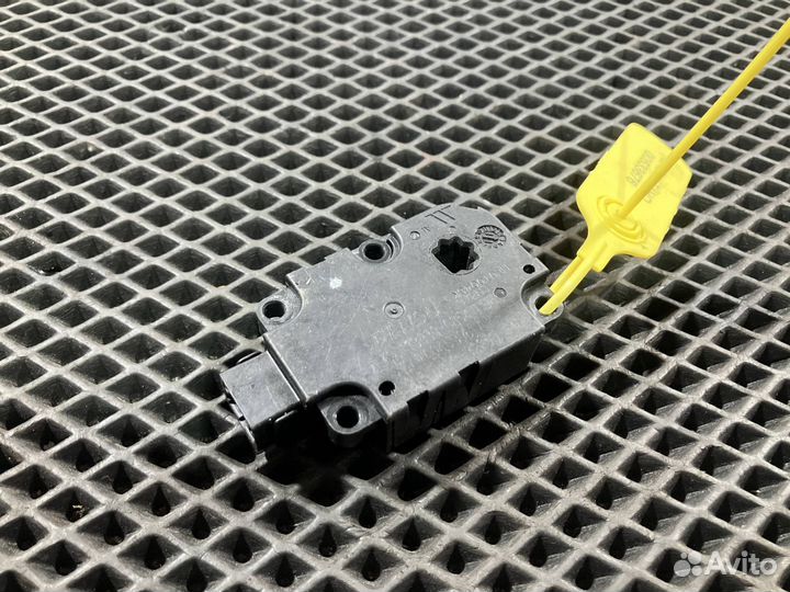 Моторчик заслонки печки Audi A7 4G 2012