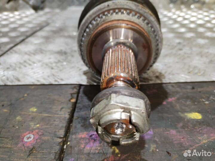 Привод задний правый Land Rover Discovery L319