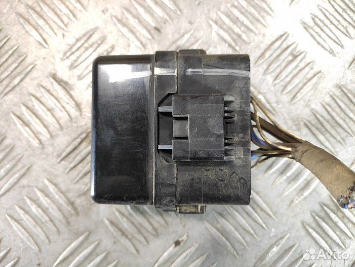 Блок предохранителей моторный Mitsubishi L200 2006