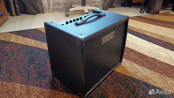 Комбоусилитель Fender Bronco 40