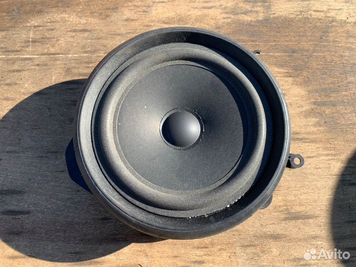 Динамик двери передней левой Audi A4 B6 8E0035411