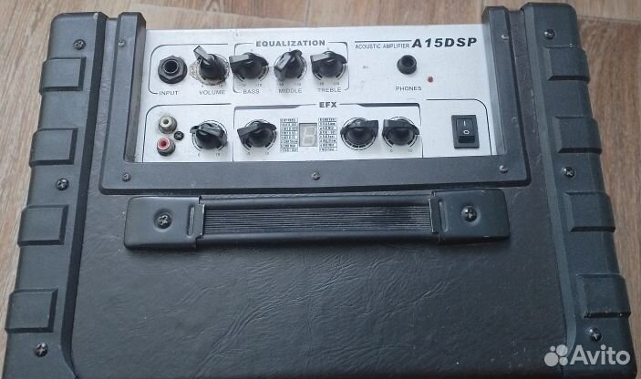 Комбоусилитель для электроакустической гитары