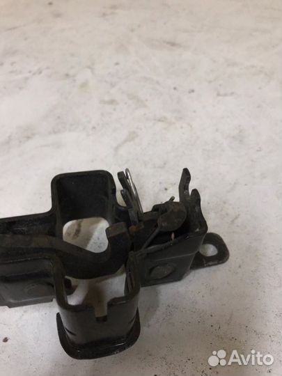 Замок капота Mercedes S-Class W221 2005