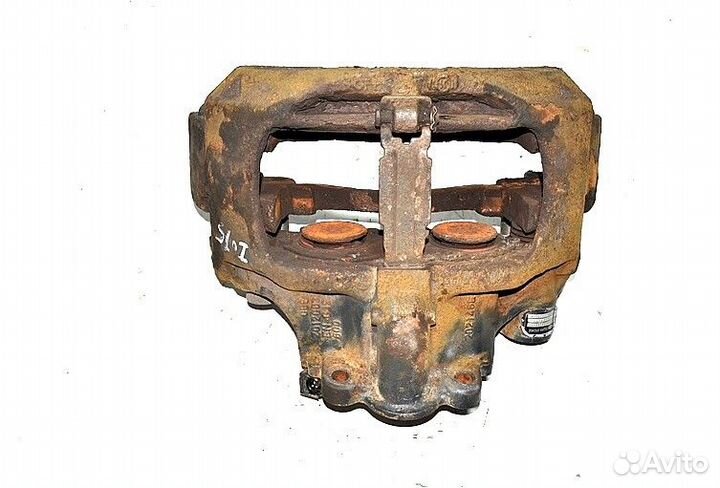 Суппорт переднего моста, правый iveco Stralis (01