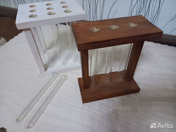 Цветочница - каретка с колбами