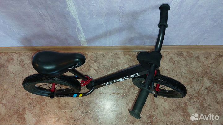 Легкий беговел jetcat 12 sport air pro lll (3 кг)