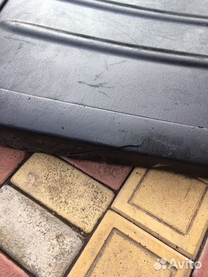 Toyota rav4 2004 обшивка крышки багажника