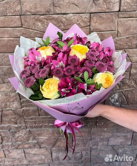 Корзина с живыми цветами