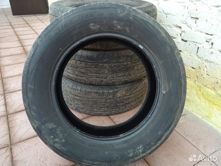 Yokohama BlueEarth RV02 235/65 R18 106V