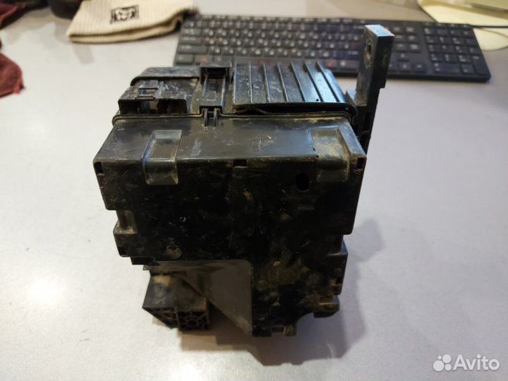 Корпус блока предохранителей Mitsubichi L200 4N15