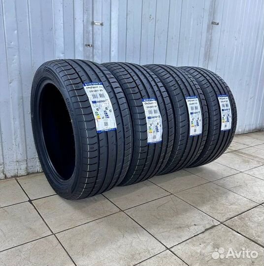 Triangle EffeXSport TH202 235/50 R20 104W