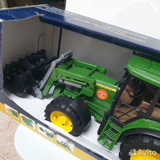 Новый трактор Bruder John Deere 6920