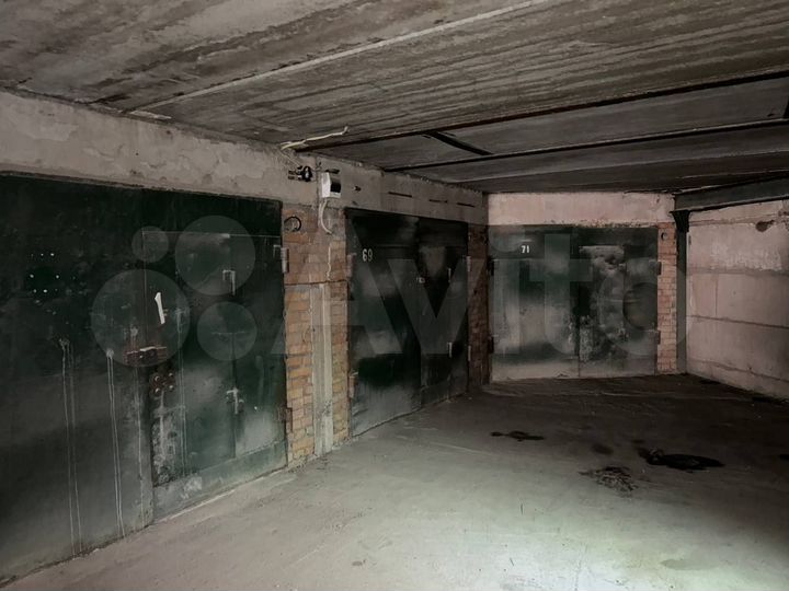 Гараж, > 30 м²