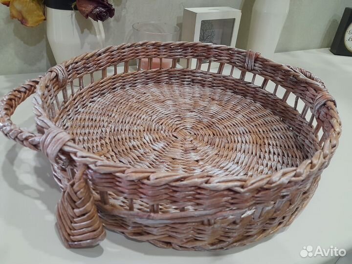 Поднос плетеный