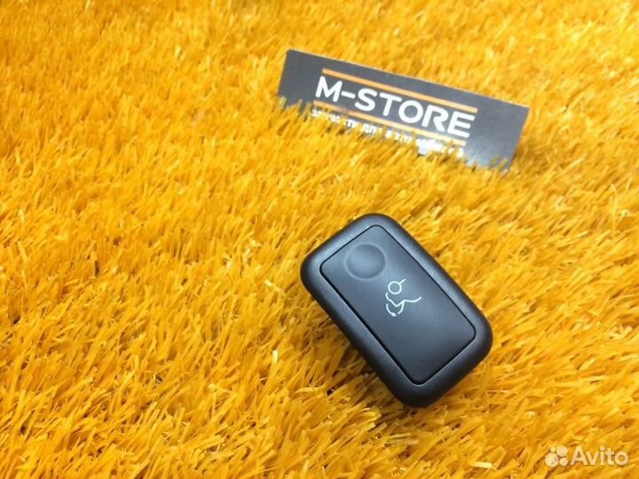 Кнопка открывания багажника передняя правая